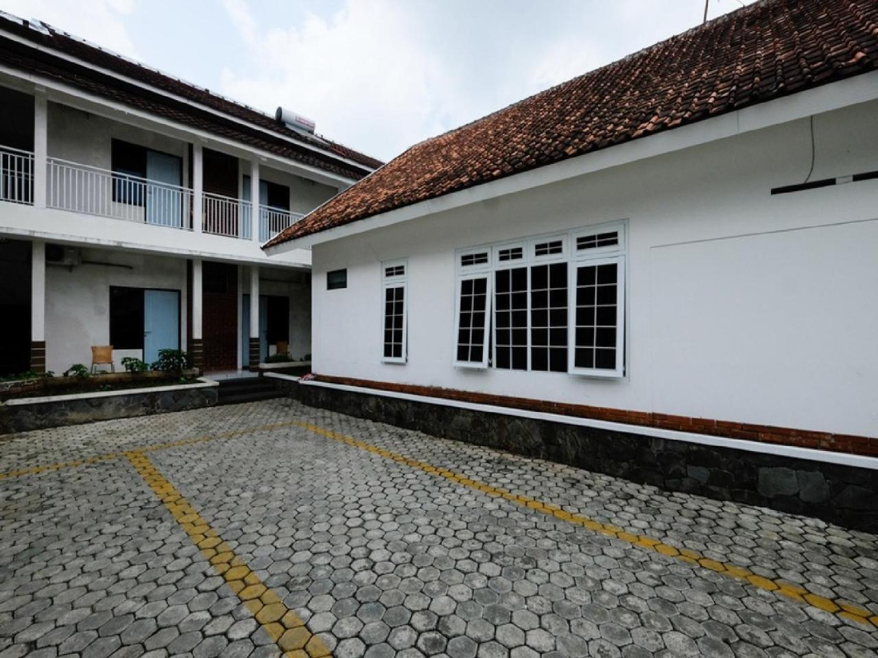 Reddoorz Near Moro Mall Purwokerto Kültér fotó